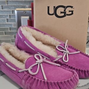 UGG Women's Fuchsia Suede Slippers